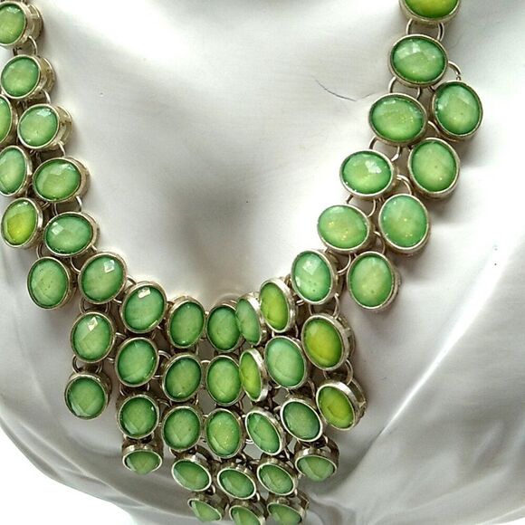 Green & Silver-tone Faceted Iridescent Faux Stone Necklace - Picture 13 of 15